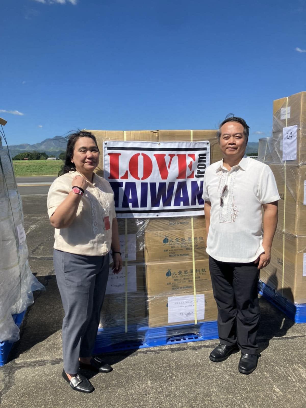 MECO turns over to DSWD relief supplies from Taiwan